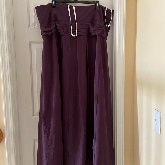 David’s bridal plum colored bridesmaid dress 24 - Picture 4 of 7